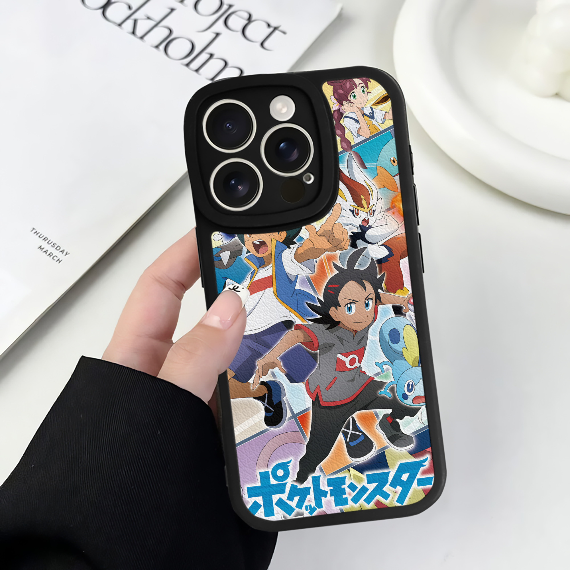 （画像用） ポケットモンスター Pokémon 【iPhone 16シリーズ対応】シリコンスマホケース（レザー調） 材質：シリコン